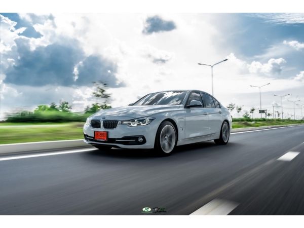 รูปของ 2020 BMW 330e M Sport Plug In Hybrid
