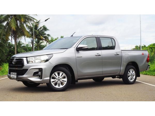 TOYOTA REVO DOUBLE CAB 2.4E ROCCO MT ปี 2015 สีบรอนซ์เงิน