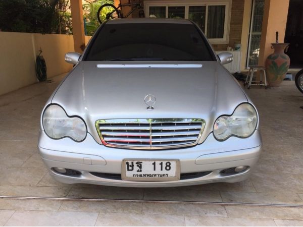 Benz C-class w203 c180 auto ปี2003 เครื่องฝาดำ เบนซิน เบาะหนังแท้ พวงมาลัยมัลติฟังชั่น ไฟฟ้ารอบคัน ไม่เคยติดแก๊ส รูปที่ 0