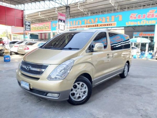 Hyundai H1  2.5  Maesto Deluxe ดีเซล ออโต้ Airbag/Abs  ปี 2010  สีน้ำตาล รถมือเดียวจากป้ายแดง สภาพสวยเดิม