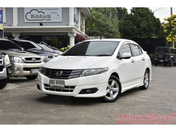 รถบ้าน สภาพดี *จัดไฟแนนซ์ได้เต็ม *ฟรีดาวน์ *แถมประกันภัย 2011 HONDA CITY 1.5 V