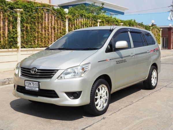 TOYOTA INNOVA 2.0 E (MNC) ปี 2011 จดปี 2012