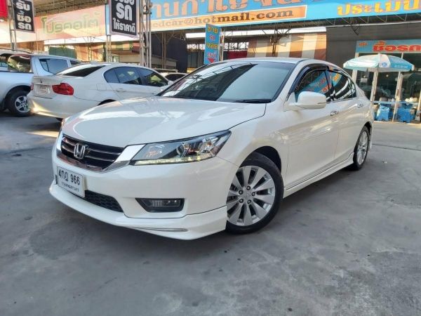 HONDA ACCORD 2.0 EL ปี2014 มือเดียวป้ายแดง วิ่งน้อย 45,000 กิโลแท้ เข้าศูนย์ตลอดมี book service สวยมาก