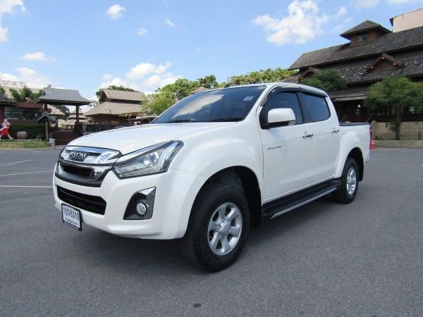 ISUZU DMAX Hi-Lander 4 ประตู 1.9 L Ddi MT สภาพป้ายแดง