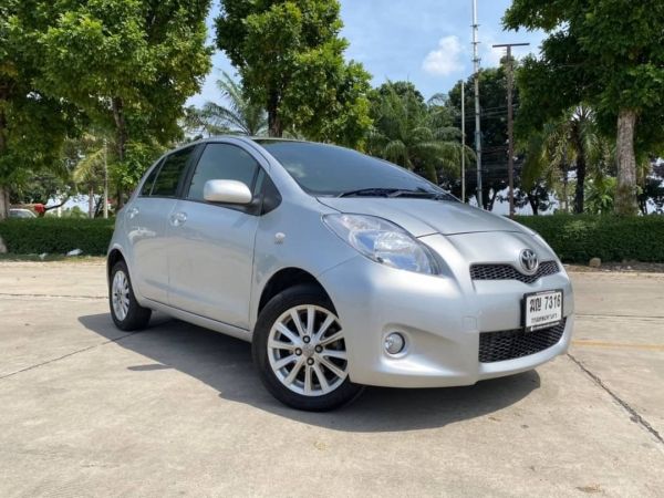 TOYOTA  YARIS 1.5 J  5 ประตู  AUTO เบนซิน สภาพเยี่ยม