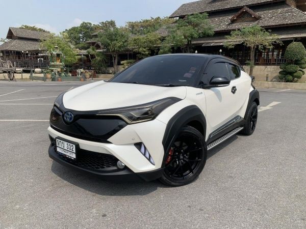 TOYOTA CH-R Hybird High เกียร์ AUTO เชื้อเพลิง เบนซิน ไฟฟ้า สภาพป้ายแดง รูปที่ 0