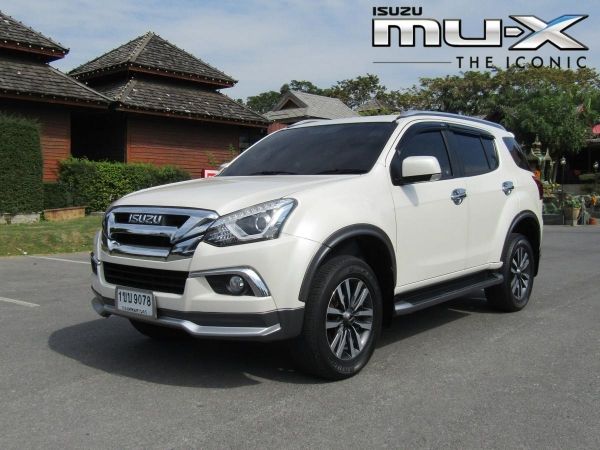 ISUZU  MUX  THE ICONIC 1.9  DVD  NAVI  AUTO  2WD  ดีเซล สภาพป้ายแดง