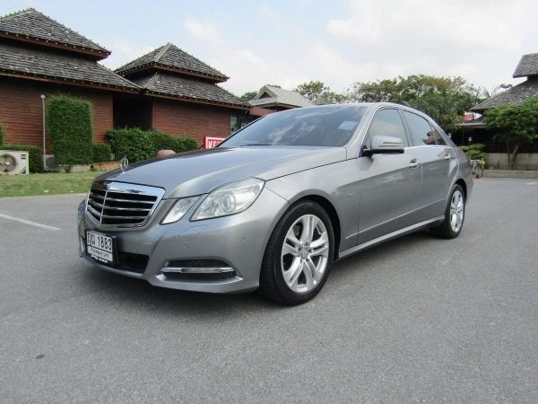 BENZ  E250 CGI BLUE EFFICIENCY 1.8 AVANTGARDE  W212 AUTO เบนซิน สภาพนางฟ้า