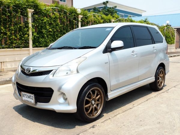 TOYOTA AVANZA 1.5 S ปี 2012 เกียร์ AUTO สภาพนางฟ้า