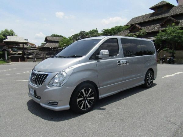 HYUNDAI  H1  DELUXE  TOP  2.5  Auto ดีเซล สภาพนางฟ้า​