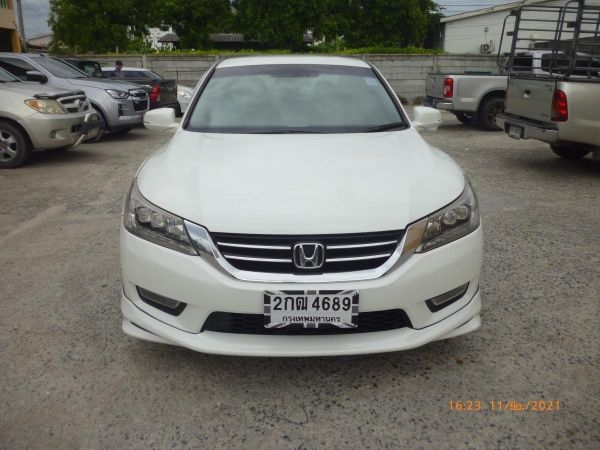 2013 Honda Accord 2.4 A/T Navi 6SRS ABS ม่านหลัง และ ประตูหลัง ซ้าย ขวา กดปุ่มสตาร์ท พวงมาลัย Multi ครุยส์คอลโทรน ขาย