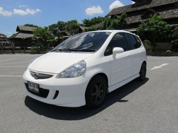 HONDA JAZZ 1.5 V VTEC MINOR CHANGE AUTO เบนซิน สภาพดีเยี่ยม