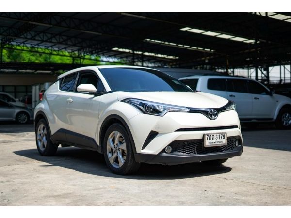 2018 Toyota C-HR 1.8  Mid SUV