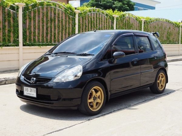 HONDA JAZZ 1.5 E i-DSI (AS) ปี 2004จุดเริ่มต้นรถซิ่งขวัญใจวัยรุ่น พร้อมล้อแม็กซ์หล่อๆ