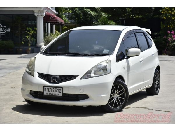 2010 HONDA JAZZ 1.5 V ใชเงิน 5 พันออกรถ ฟรีดาวน์ แถมประกันภัย รูปที่ 0