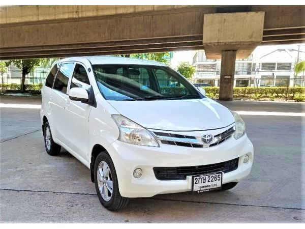 TOYOTA AVANZA 1.5G เกียร์AT ปี 14