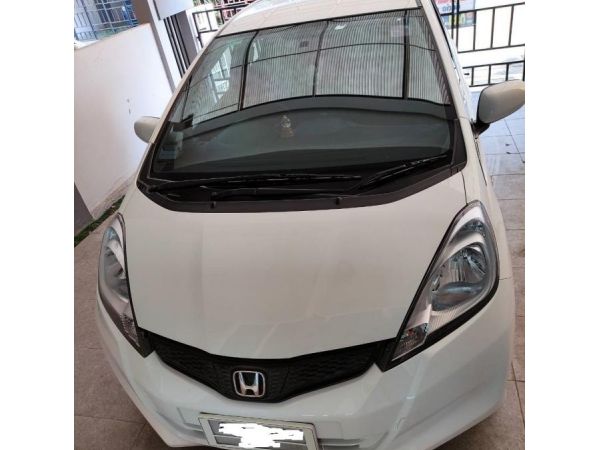 Honda Jazz 2013 1.5V  วิ่งน้อย สภาพดีมาก เจ้าของขายเอง