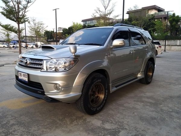 ขายด่วน TOYOTA FORTUNER 3.0 V ขับ 2 ออโต้ ปี2011