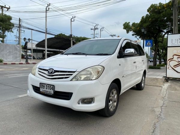 TOYOTA INNOVA 2.0 G AT 2011