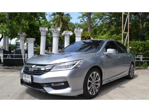 HONDA AACCORD 2.0 EL MNC ปี18 รถสวยมาสภาพพร้อมใช้ไมล์แท้