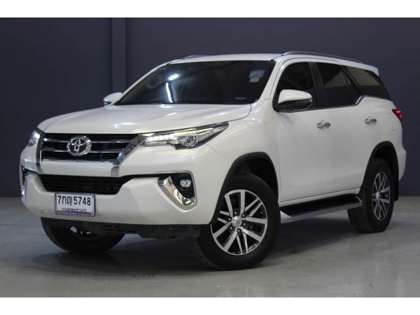 FORTUNER 2.4 V NAVI ปี 18 รถสวยมากมือเดียวป้ายแดง สภาพพร้อมใช้ไมล์แท้ 90,000