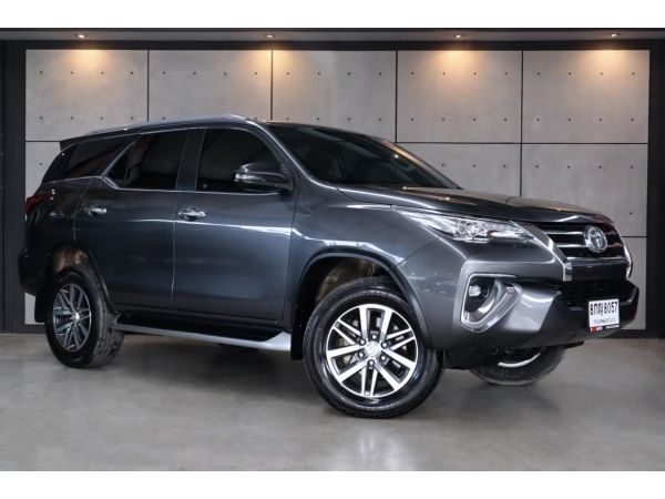 2019 Toyota Fortuner 2.4 V SUV AT (ปี 15-18) B8057 รูปที่ 0