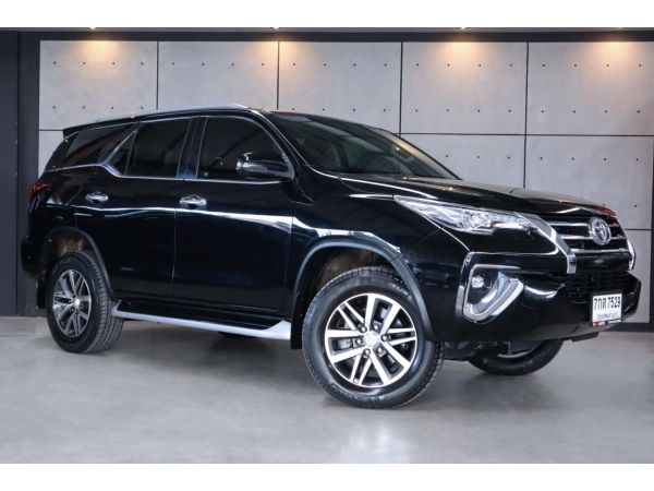 2019 Toyota Fortuner 2.4 V SUV AT (ปี 15-18) B7529 รูปที่ 0