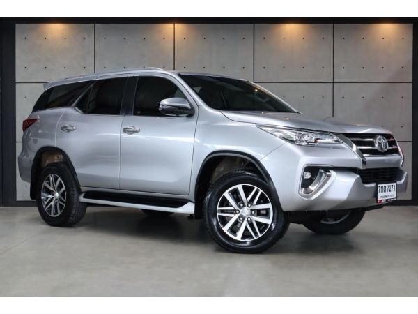 2019 Toyota Fortuner 2.4 V SUV AT (ปี 15-18) B7271 รูปที่ 0