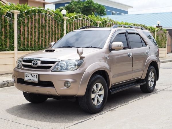 TOYOTA FORTUNER 3.0 V 4WD  เกียร์AUTO 4X4 สภาพนางฟ้า