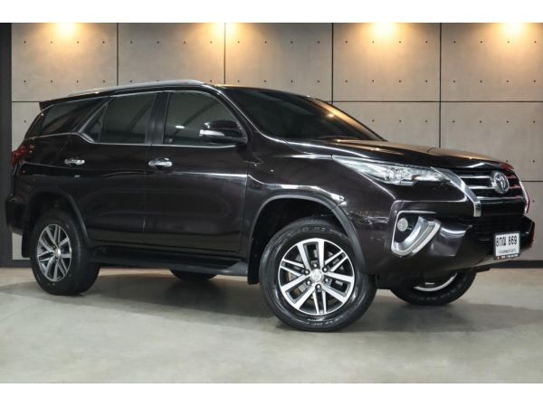 2017 Toyota Fortuner 2.8 V SUV AT (ปี 15-18) B869 รูปที่ 0