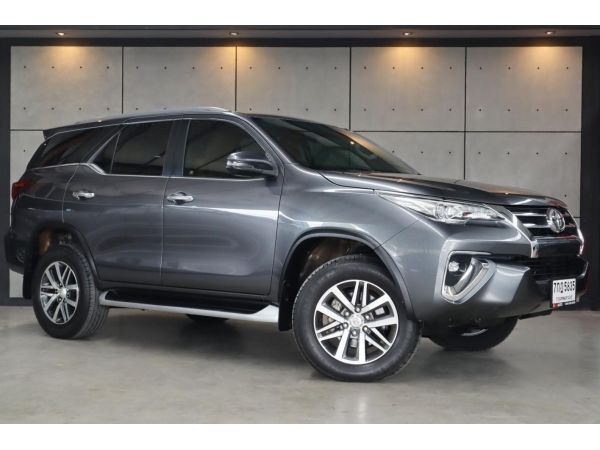 2018 Toyota Fortuner 2.8 V 4WD SUV AT (ปี 15-18) B5835 รูปที่ 0