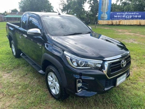 TOYOTA HILUX REVO 2.8 G 4x4 MT SMART CAB PRERUNNER 2017