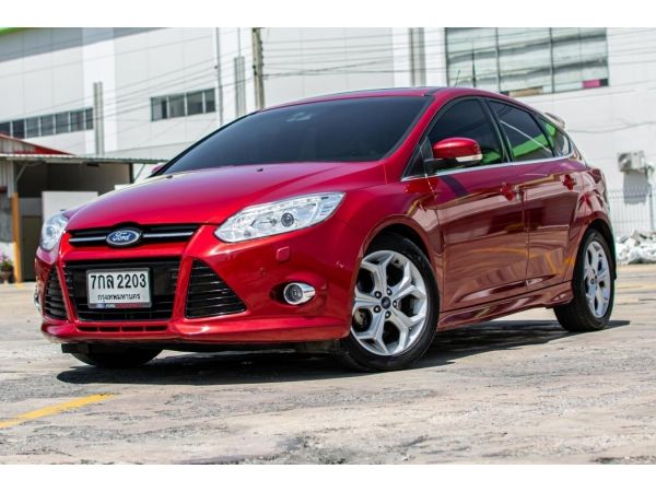 2013Ford Focus 2.0S 5 ประตู ซันรูฟ เบนซิน(ส่งฟรีทั่วประเทศไทย)