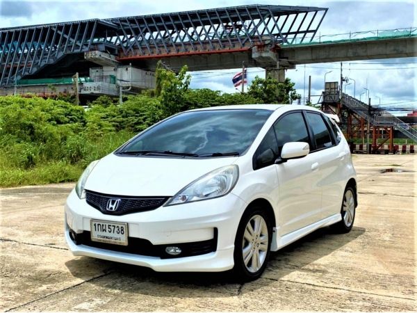 HONDA JAZZ 1.5SV เกียร์AT ปี13