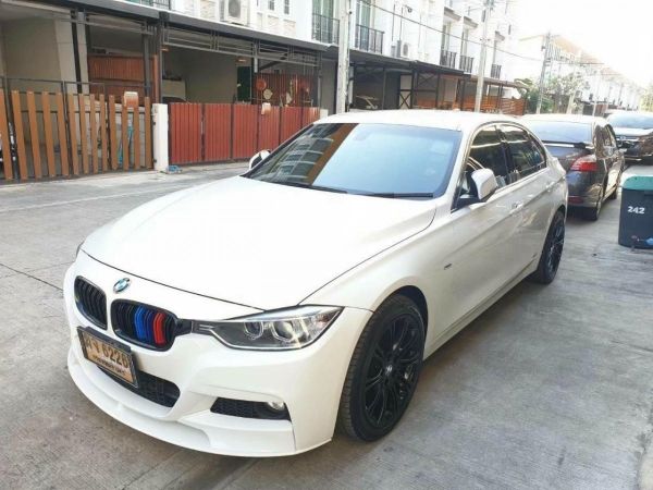 BMW 320i Luxury ปี 2015 รถบ้านเจ้าของขายเอง  BSI หมด 23/09/2564  ขายราคาเพียง 950,000.-