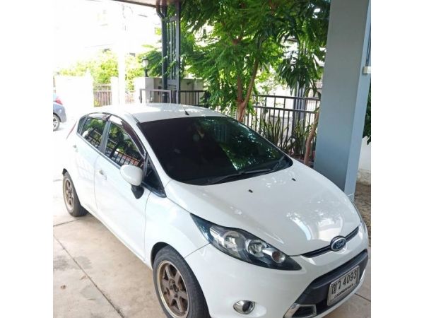 Ford Fiesta 1.6 Sport AT 5 ประตู สีขาว ปี 2011 (รถบ้านมือเดียวเจ้าของขายเอง)