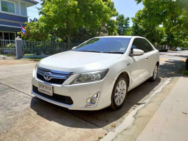 TOYOTA CAMRY 2.5 HYBRID สีขาว ปี2013