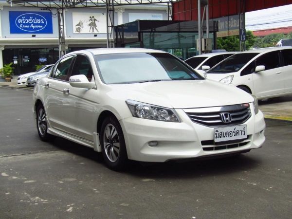 Honda accord 2.0EL Auto / 2011 รูปที่ 0