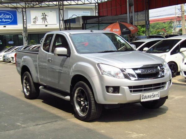 Isuzu D-Max space cab 2.5L MT/2012