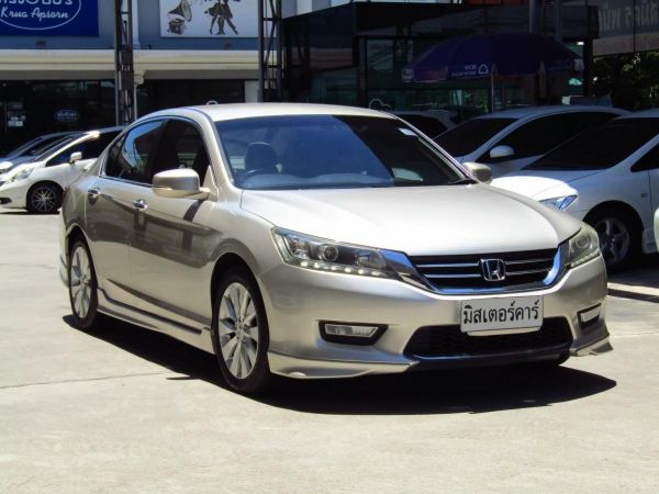 HONDA ACCORD 2.0 EL AUTO/2013 รูปที่ 0