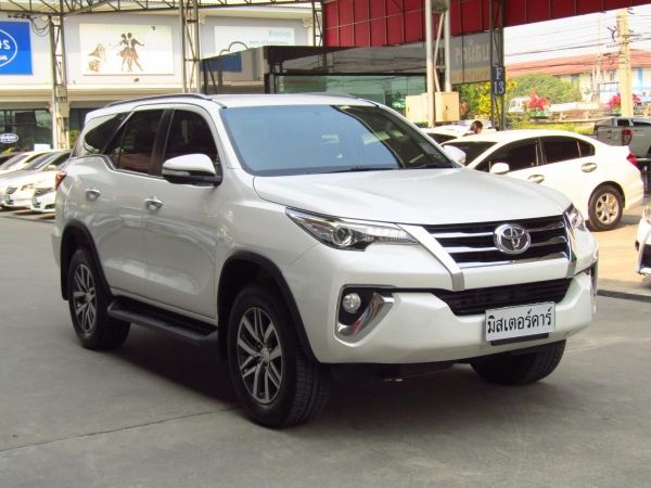 TOYOTA FORTUNER 2.8V 4WD Auto/ 2015