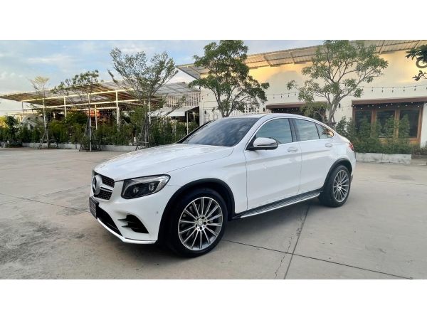 Benz GLC250d Coupe หรู เท่ห์ สปอร์ต ไมล์น้อย รถใหม่มาก เจ้าของขายเอง สวยกริบ