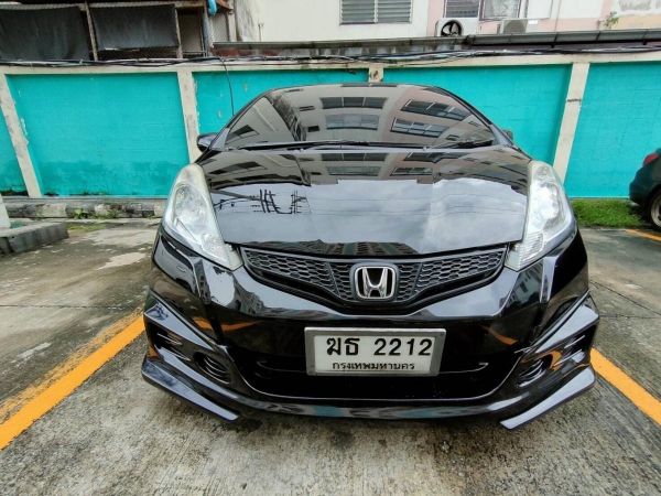 HONDA JAZZ 1.5V ปี 2012 สภาพดี ใช้งานน้อยมาก