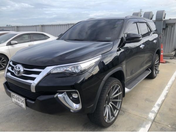 Fortuner 2.4V 4WD สีดำ ปี 2018