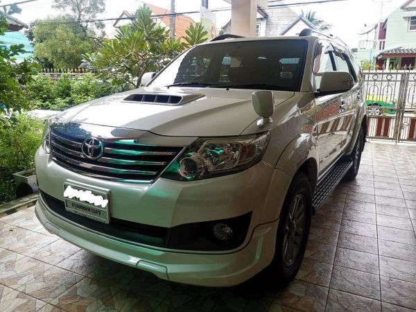 ฟอร์จูนเนอร์รุ่น 50ปีToyota Fortuner 3.0 V 2WD 50th Anniversary