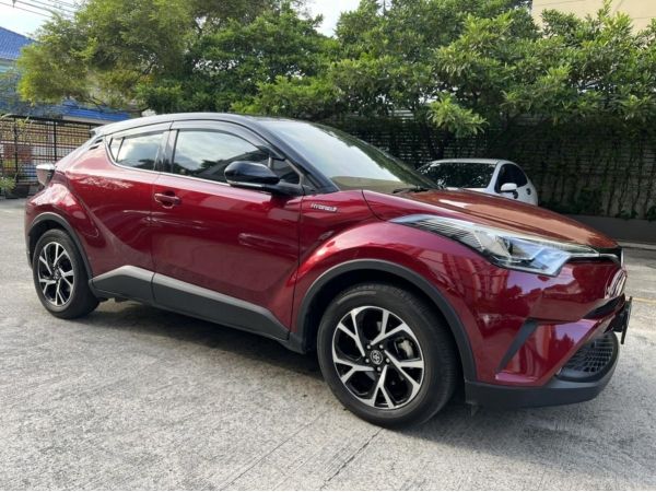 ขายด่วน Toyota CHR สีเเดง ปี 2019 รุ่นท๊อป Hybrid ไมล์น้อยสุดๆ