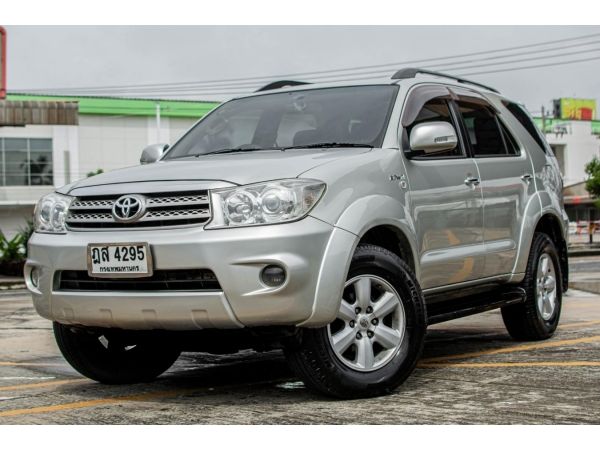 Toyota Fortuner 2.7V เบนซิน 2011 ราคา 399000