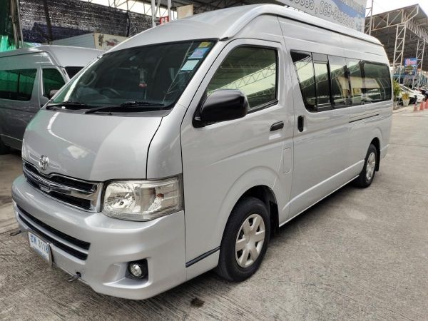 TOYOTA COMMUTER 2.5 2012