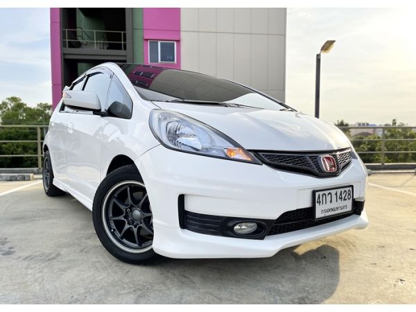 Honda Jazz GE ปี13 1.5SV ท็อปสุด ไมล์น้อย แต่งเต็ม ราคาบิ้กไบค์ ฟรีดาวน์ ผ่อนถูก 5,xxx