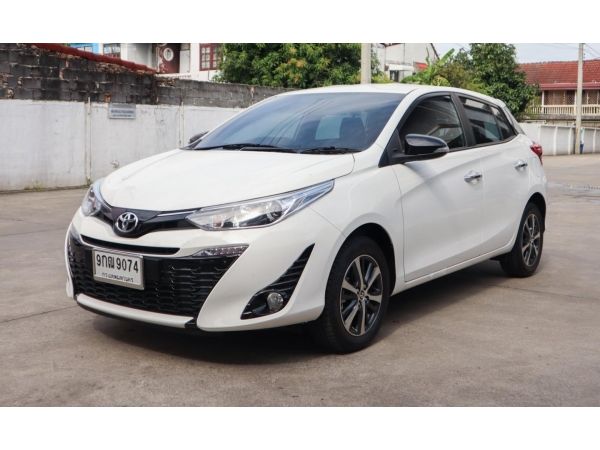 Yaris 1.2 High ปี 19 รถทดลองขับจากโตโยต้ามอเตอร์ ฟรีดาวน์  ดอกเบี้ยเริ่มต้น 2.59%  ผ่อนเดือนละ 8,xxx.- ออกรถ 10,800 บาทเท่านั้น